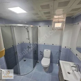 Meltem Özgün sitesinde köşe katta 3+1 daire satılık — fotoğraf 3